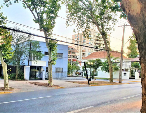 Imagen 4 de 6 de Casa Esquina Comercial En Barrio Las Lilas Providencia
