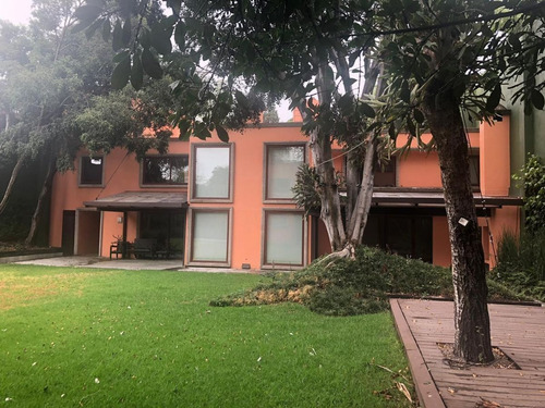 Imagen 1 de 10 de Espectacular Residencia