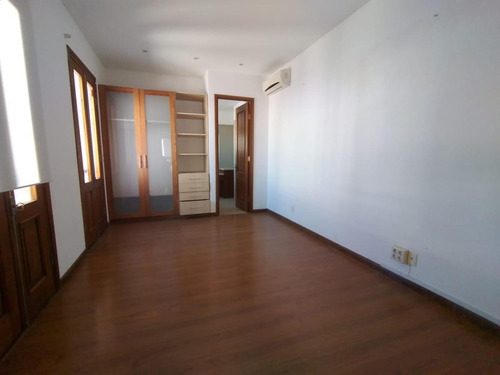 Imagen 13 de 19 de Oficina- Gran Oficina En Sarandi Proximo A La Plaza Matriz 150 M² Más Terraza Con Parrillero De 50m²