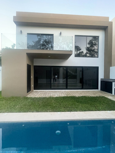 Casa En Venta En Residencial Vía Cumbres