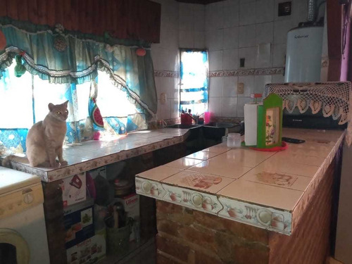 Imagen 3 de 14 de Casa 3 Amb. Pa. C/ Garag.y Dpto 2 Amb.pb.excelente Ubicacion