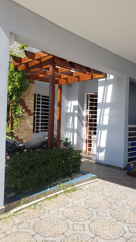 Casa Ubicada En El Residencial Las Orquideas, La Romana