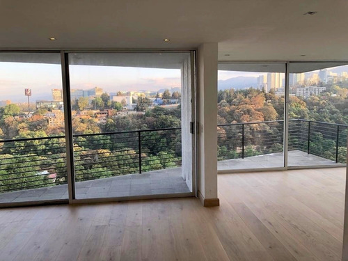 Imagen 5 de 19 de Moderna Casa Con Vigilancia Enfrente