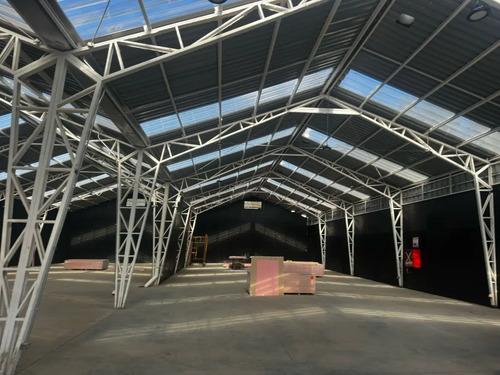 Excelente Bodega De 472 M2 Nueva / Salida Sur De Temuco