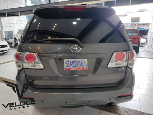 Imagen 5 de 14 de Toyota Fortuner 4x4 Blindada