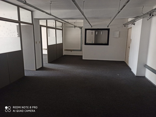 Oficina De 300m2, 8 Privados. 18 De Julio Y Martin C. Martínez
