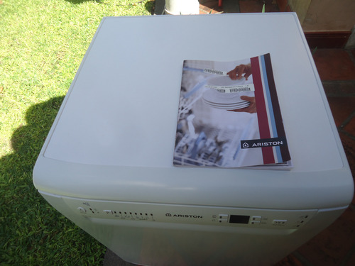 Lavavajillas Ariston Lff 8114, 14 Cubiertos Perfecto Estado Blanco (Usado)