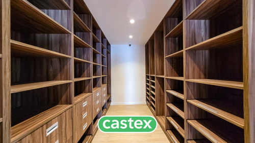 Casa En Venta En Terralagos, Canning