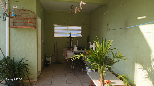 Casa 4 Dormitórios 1 Suíte 2 Banheiro