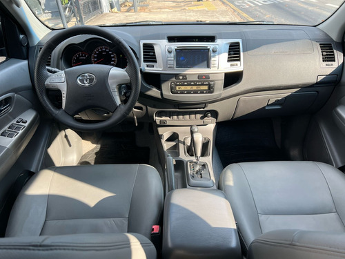 Toyota Hilux 2.7 Srv Cab. Dupla 4x4 Flex Aut. 4p