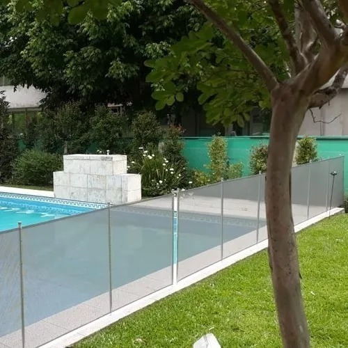 Imagen 1 de 5 de Cerco De Pileta Removible Höllsen Con Bases Y Agarres