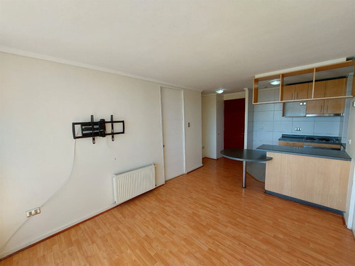 Depto En Arriendo De 2 Dorm 2 Baños. Lomas San Andres