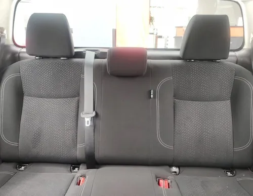 Nissan NP300 2.5 SE Paq Seguridad Mt