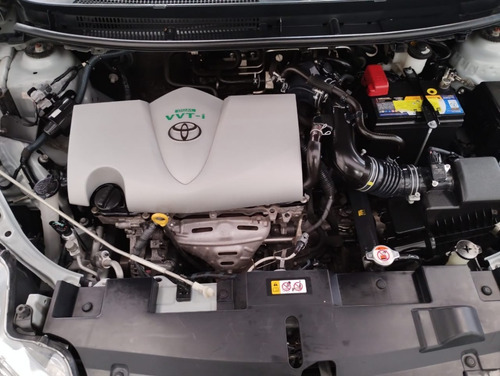 Imagen 10 de 25 de Toyota Yaris 1.5 Cvt, Concesionario Oficial