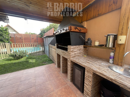 Casa En Venta De 3 Dorm. En Chicureo