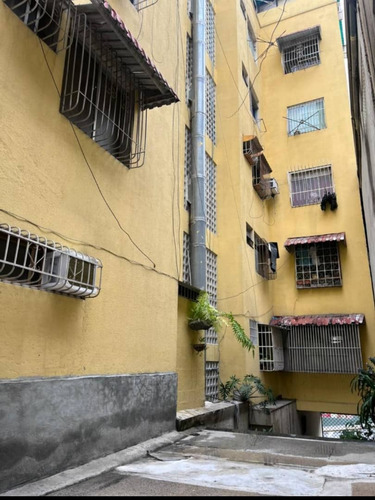 Apartamento Tipo Estudio En Carmelitas