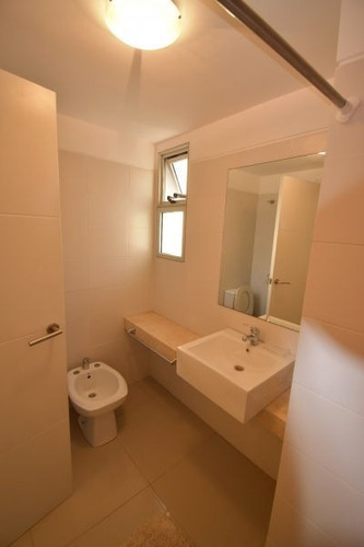 Imagen 11 de 19 de Vende Excelente Ubicación 2 Dormitorios, 2 B Punta Del Este