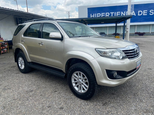 Imagen 5 de 16 de Toyota Fortuner