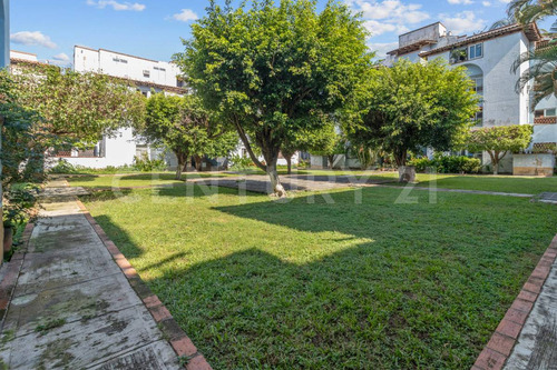 Departamento En Venta En Villa Hamburgo, Versalles, Puerto Vallarta