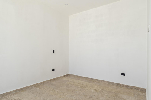 Venta De Casa Residencial En Temozón, Mérida