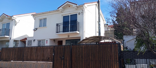 Vende Hermosa Casa En Sector Residencial Y Seguro. Excelente