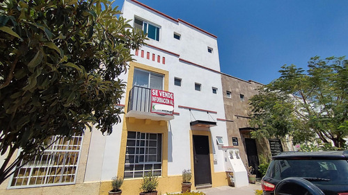 Casa En Venta 3 Recamarás Con Baño C/u Y Roof Garden Fracc El Dorado León Gto.