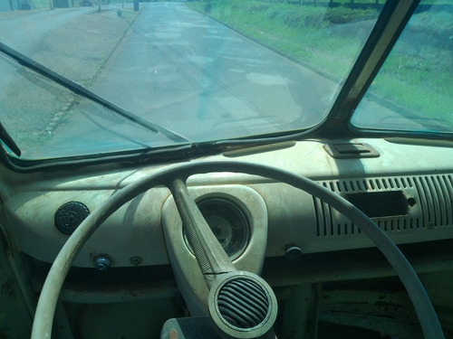 Imagem 7 de 11 de Volkswagen Kombi Corujinha 74 C/ Docks E Motor P/ Restaurar