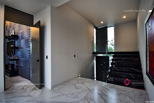 Casa En Venta De Lujo Con Alberca Colinas De San Javier