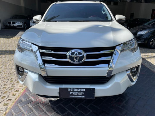 Imagem 2 de 10 de Toyota Hilux Sw4 Srx 2.8 Turbo 4x4 At