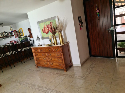 Se Vende Residencia En Carretas, Super Cétrica, De Super Lujo !!