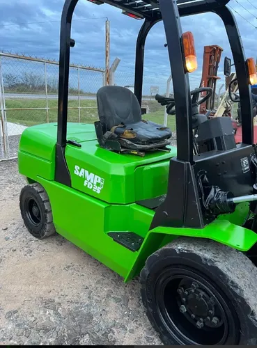 Autoelevador Sampi 3500kg Torre Triple C/desp Motor Izusu