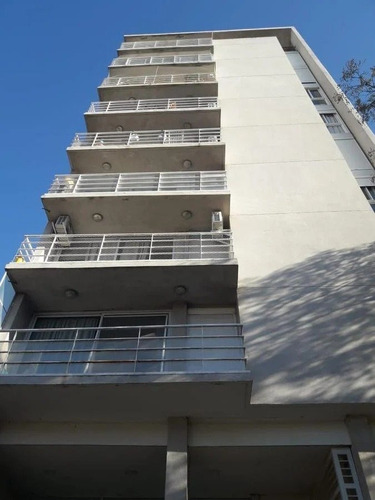 Departamento En Venta  Güemes 300