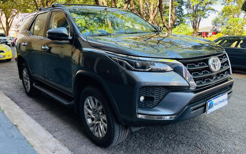 Toyota Hilux SW4 2.7 SRV 7 LUGARES 4X2 16V