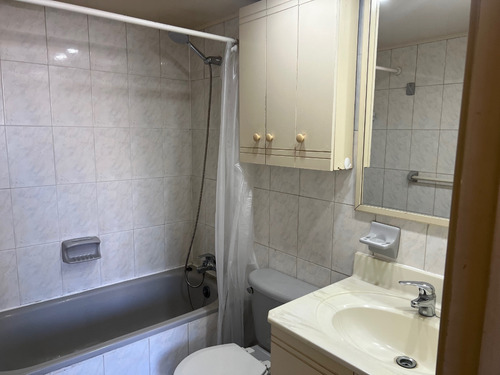 Vendo En Freire 1458, Excelente Depto 1 Dorm, Estac. Y Bodeg