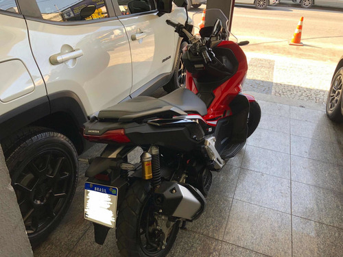 Imagem 5 de 10 de Honda Adv