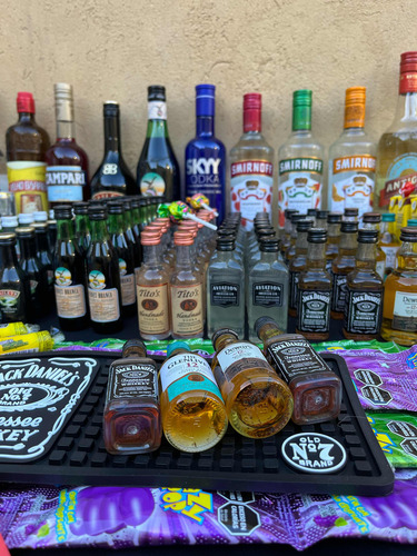Bebidas Y Souvenir Para Eventos Miniaturas Fernet Chandon