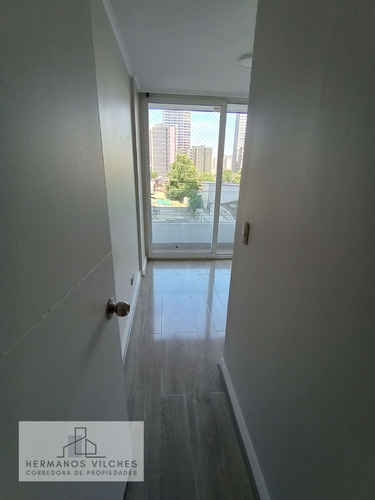 Dpto. 2 Dorm / 2 Baños / 1 Est. Metro San Alberto Hurtado L1