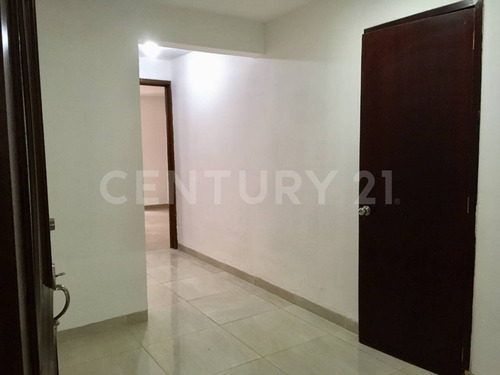 Casa En Venta En Blvd. Delta #2913, Col. Desarrollo El Potrero, León, Gto.