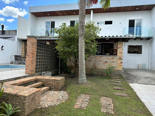 Casa Alto Padrão Com 3 Dormitórios E 1 Suíte Próximo Ao Centro De Criciúma