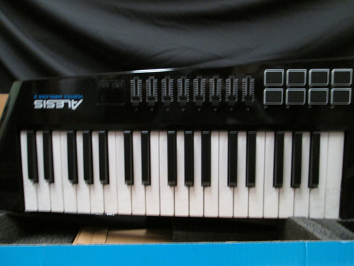 Controlador Midi Wireless Keytar Alesis Vortex Wireless 2 (Usado)