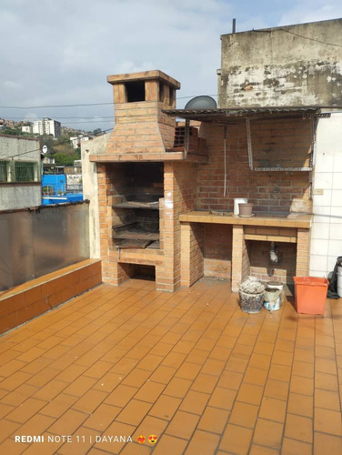 Imagen 7 de 8 de Venta -casa-locales (con Dos Locales Pb) En Plena Avenida De Puente Hierro