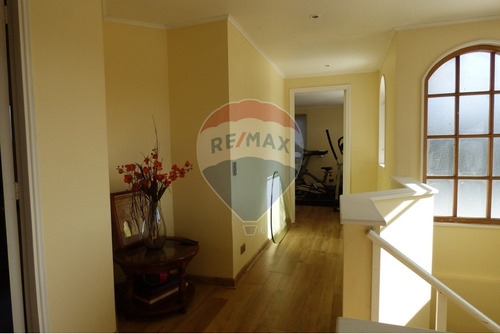 Casa 2 Pisos, Venta, 4d, 3b, 3e. Ñuñoa