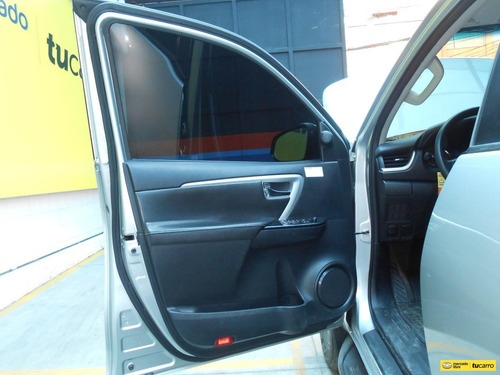 Imagen 18 de 25 de Toyota Fortuner 2018