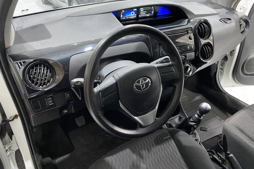 Toyota Etios 1.5 Sedan X