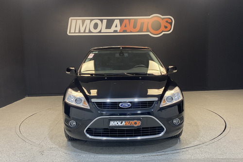 Ford Focus 2.0 Ghia 5p Mt 2010