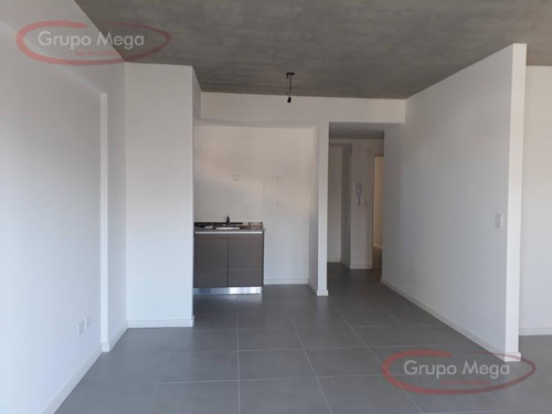 Imagen 8 de 11 de Departamento - Floresta/ Exc Amb Con Balcon
