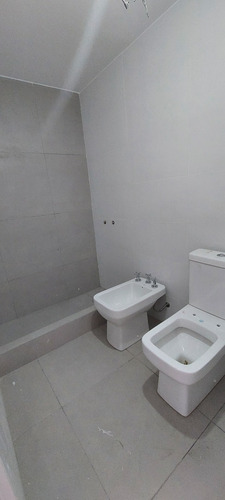 Departamento Dedos Ambientes En Venta - Castelar Norte
