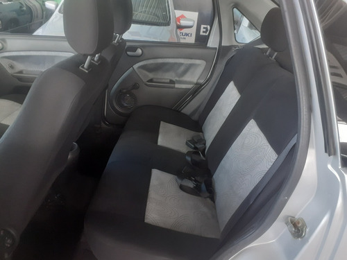 Ford Fiesta Sedan 1.0 4p