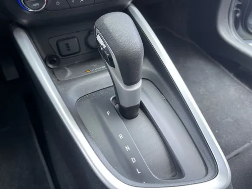Chevrolet Onix 1.0T Premier Hatch At