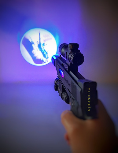 Pistola C/mira Luces Sonidos Vibración Proyecta Imagen 3d Negro